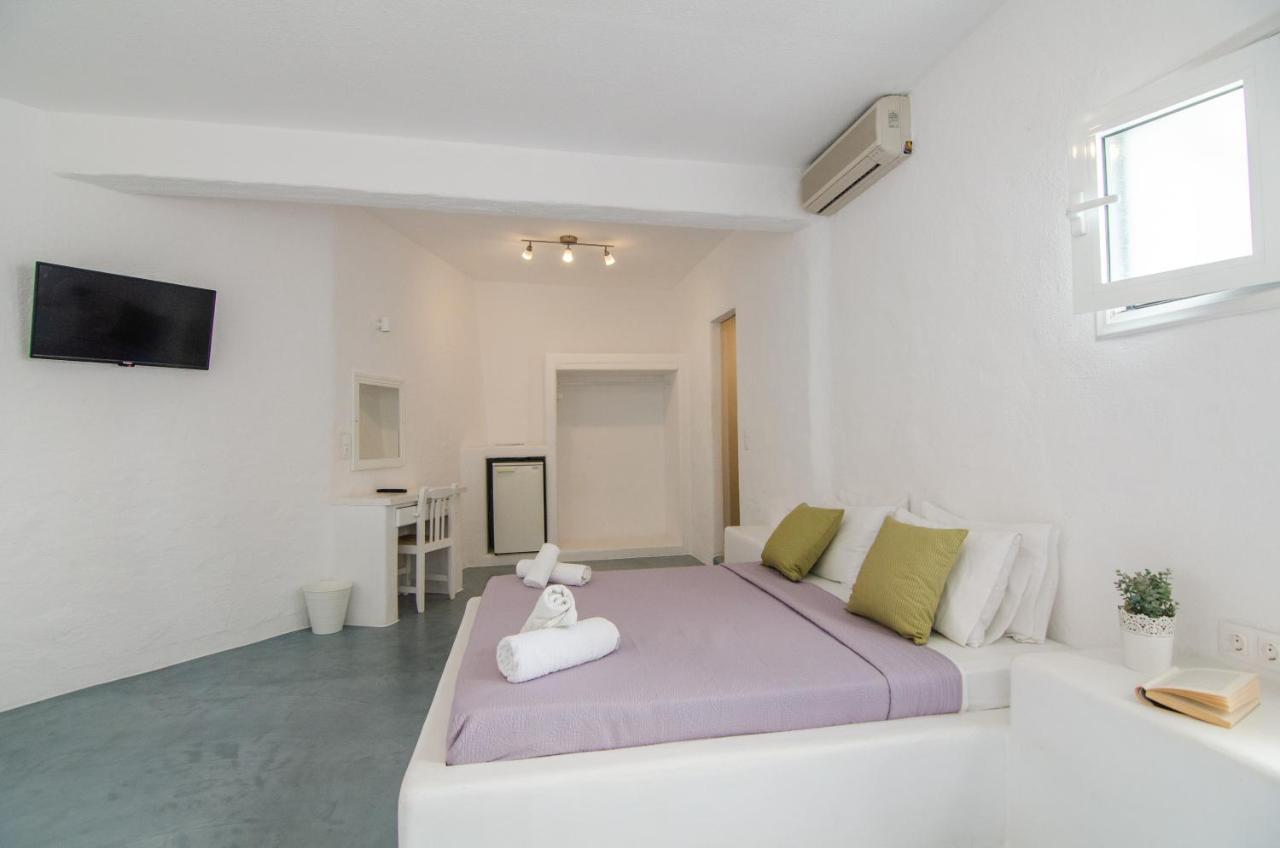 George & Irene Hotel Ios Exteriör bild