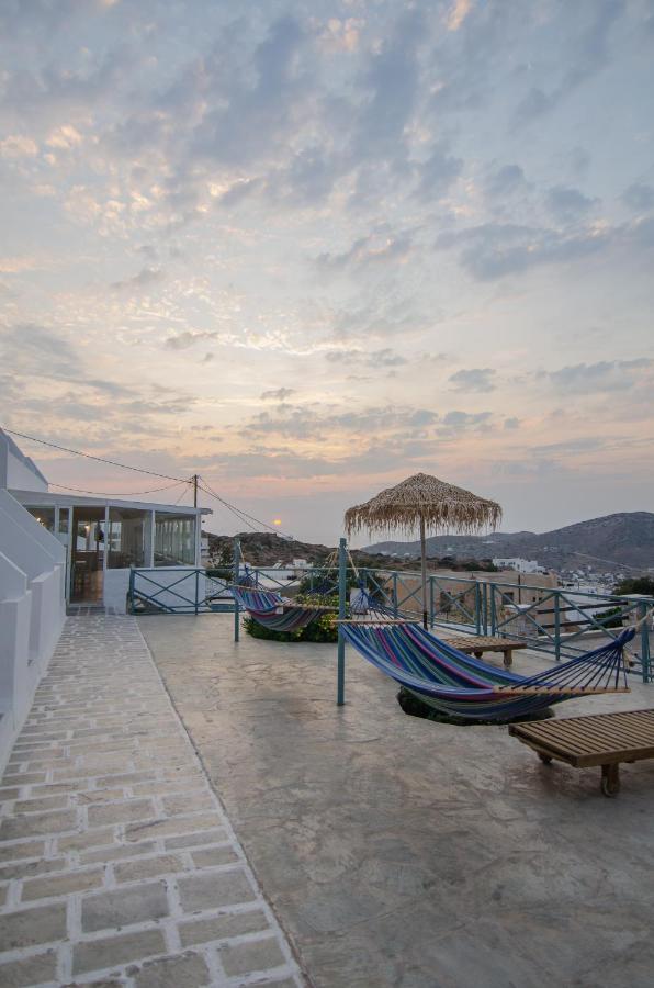 George & Irene Hotel Ios Exteriör bild